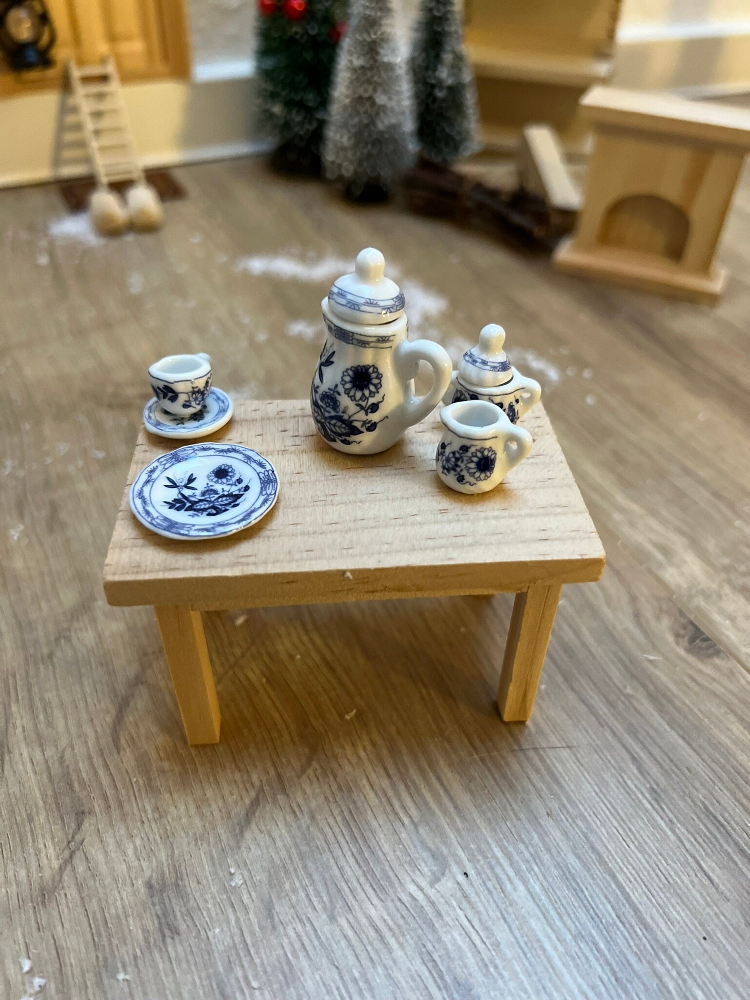 Wichtel Kaffee Service Blau / Weiß Set 15 Teile Miniatur Kaffeekanne Kaffeetasse Kuchenteller Service