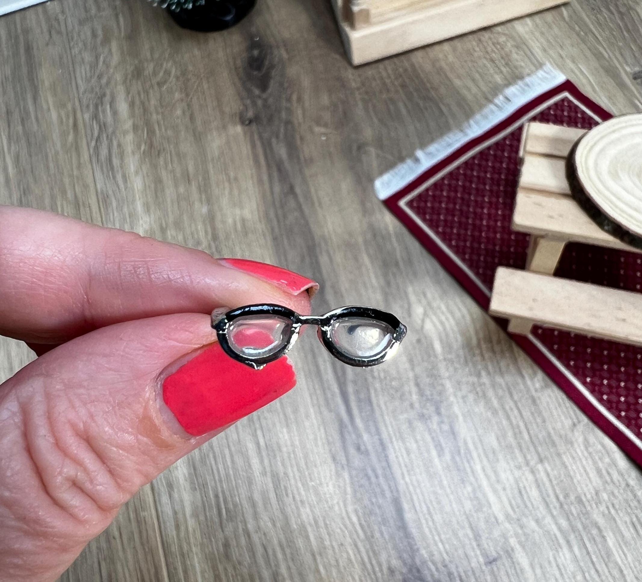 Wichtel Brille Miniatur ca. 2cm Wichtelzubehör Brillengestell Sehhilfe Gläser Brille zum Vorlesen