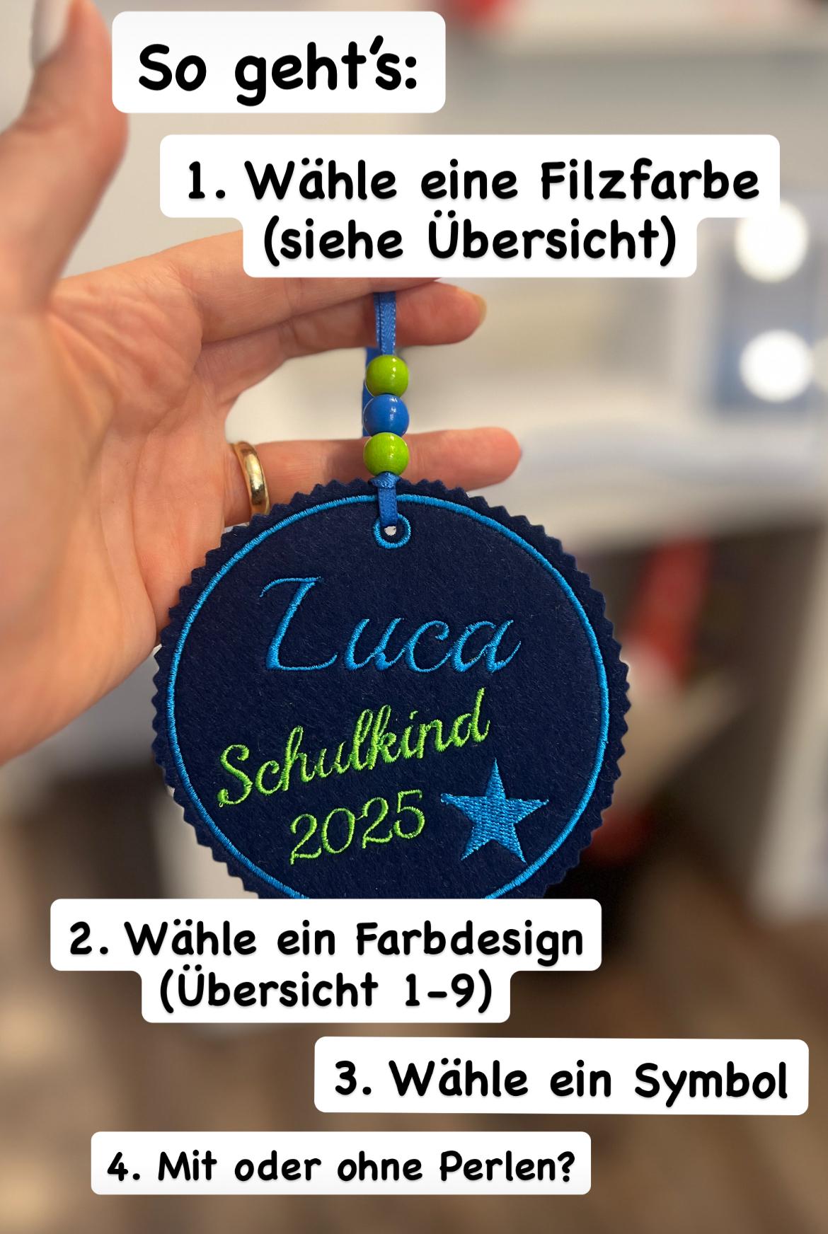 Personalisierter Anhänger für Schultüte |mit Name und Motiv hochwertig bestickt | zum Befestigen an der Schultüte oder Schulranzen Tornister