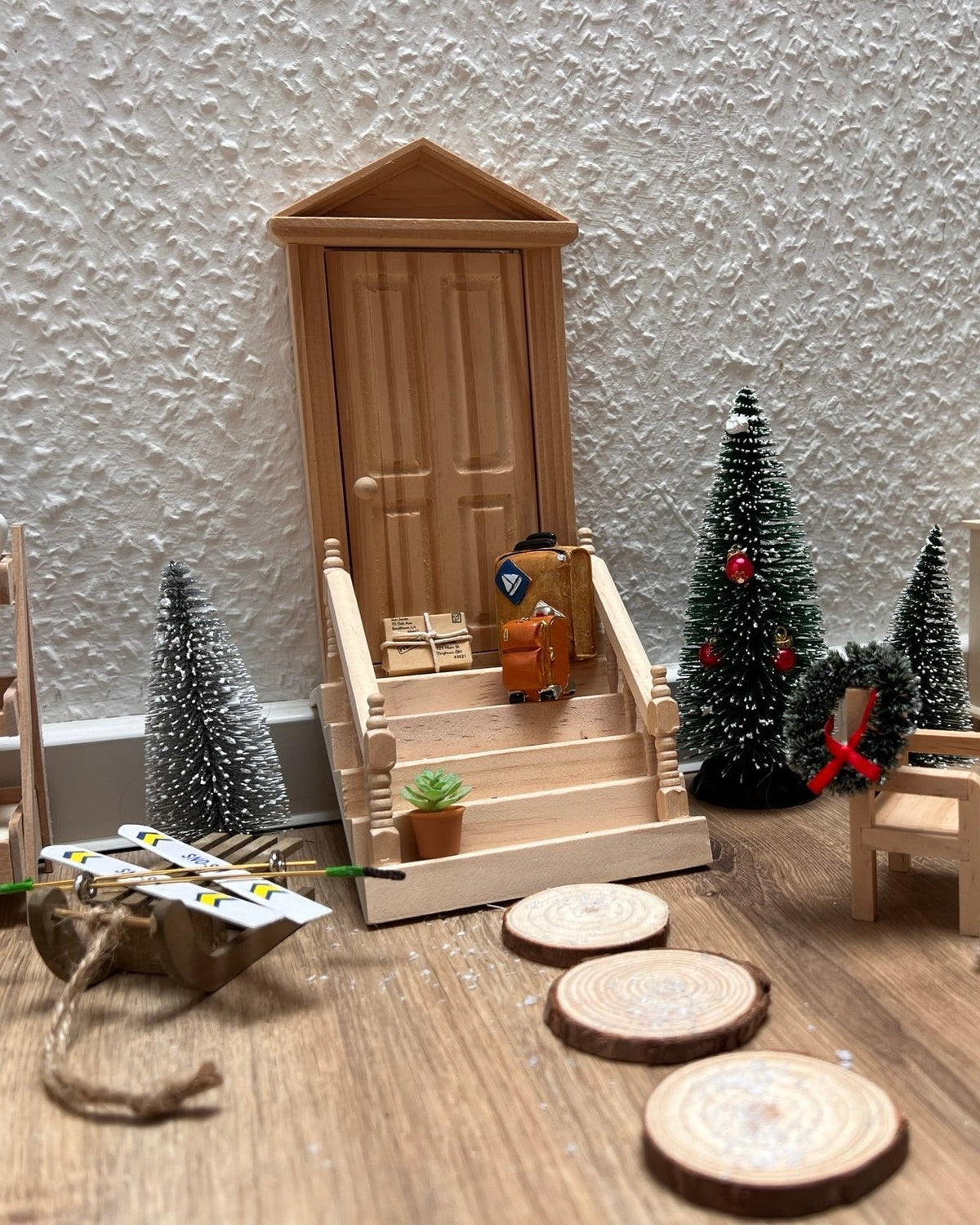 Wichteltür mit Treppe