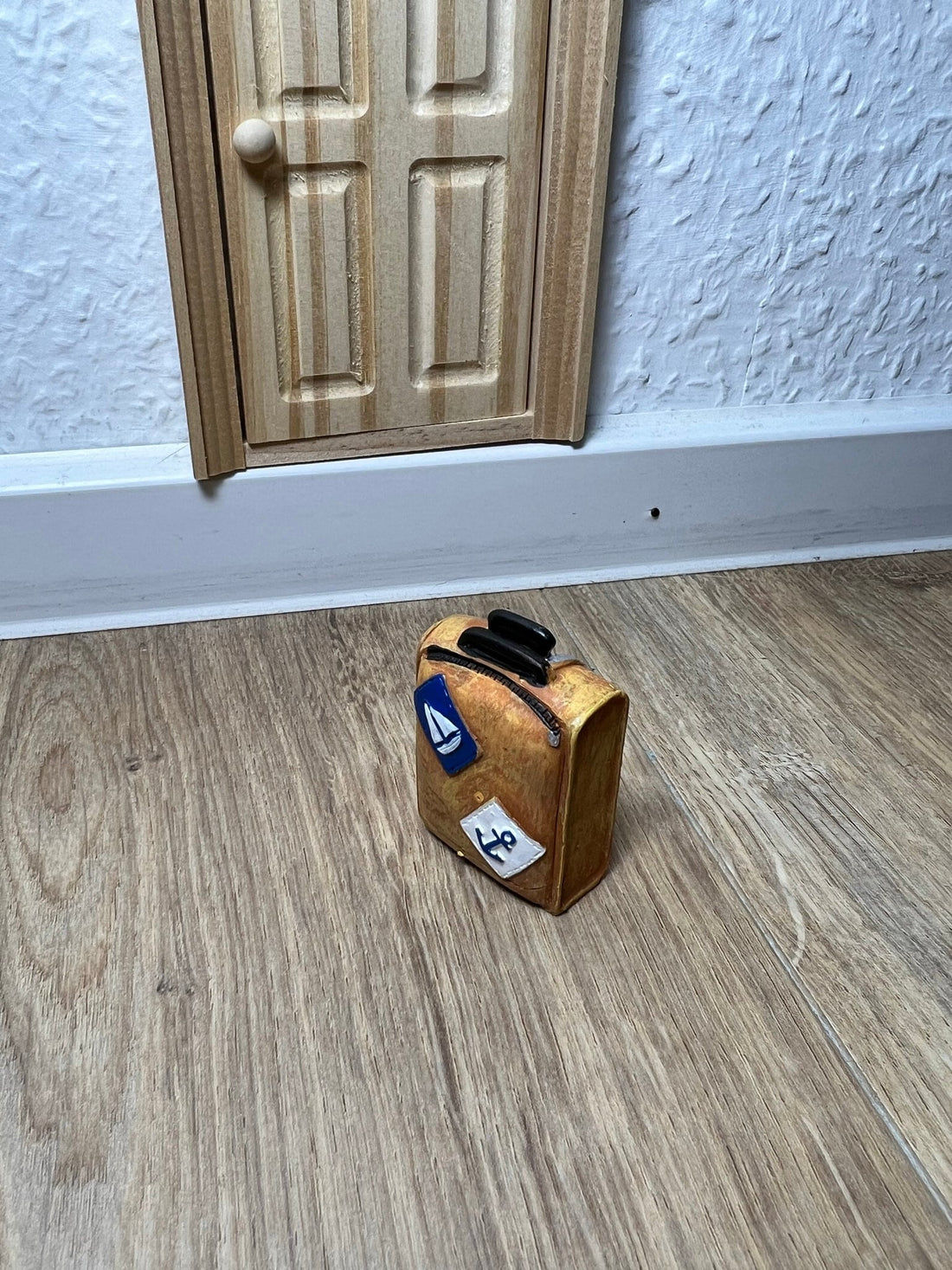Wichtel Koffer Miniatur Gepäck Miniatur Wichtel auf Reisen Urlaub Wichtel zieht ein Reisetasche Größe: 3,2 x 2,5 x 3 cm