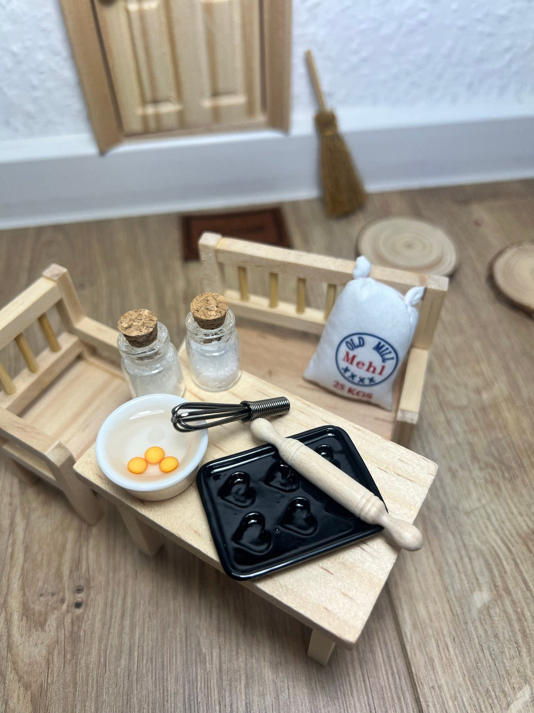 Wichte Backen Küchenutensilien - Mehlsack Backblech Rührbesen Nudelholz Zuckerglas Miniatur Zubehör