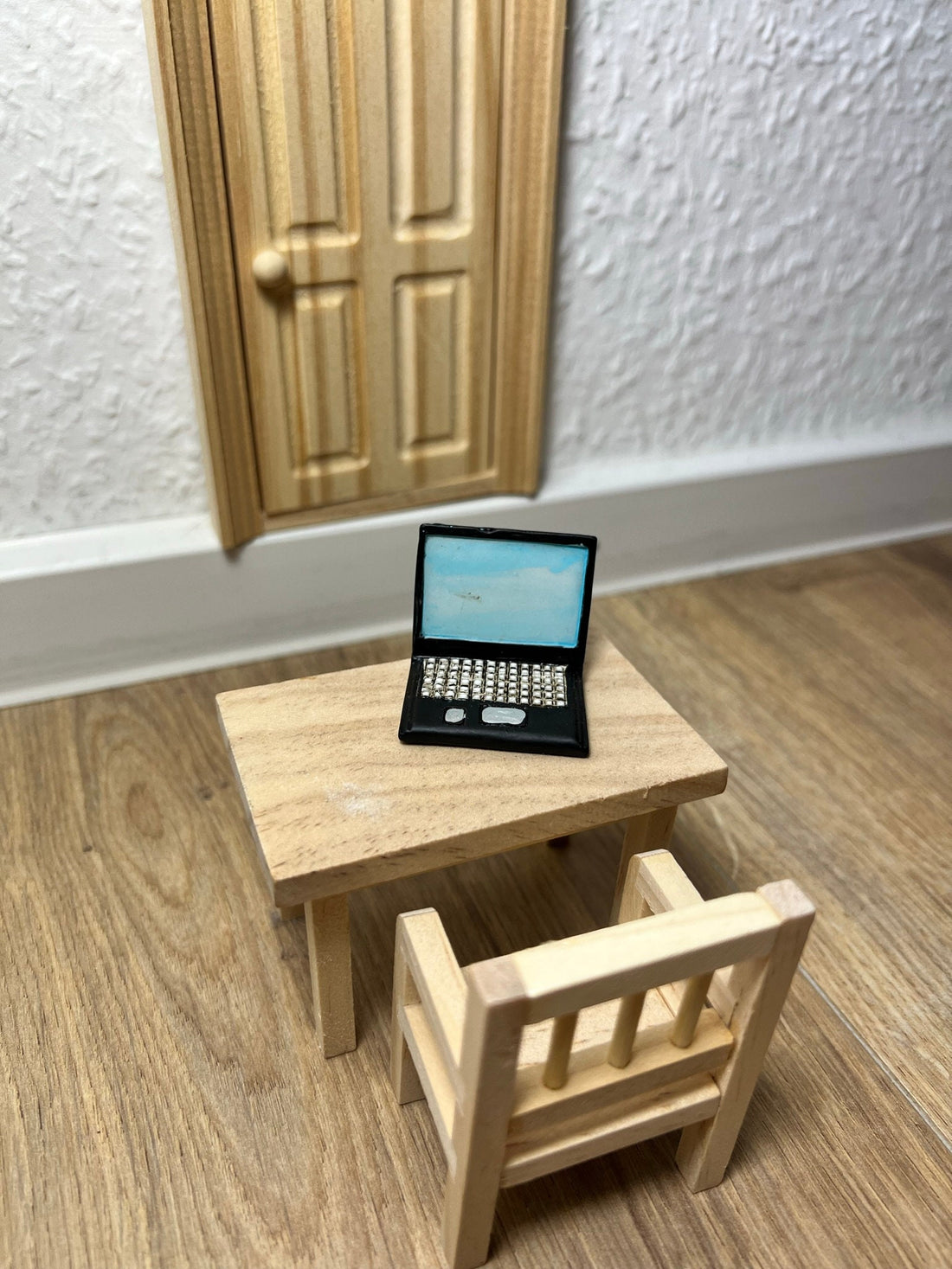 Wichtel Zubehör Laptop Computer in Minitaturgröße ca. 4 cm Büro