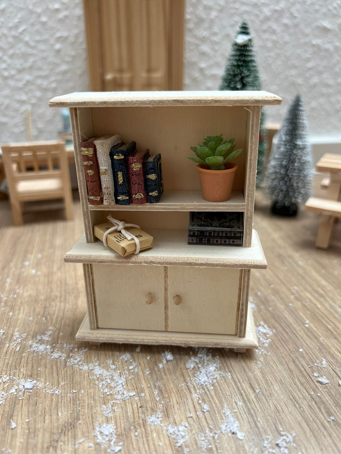 Wichtel Schrank Miniatur Größe 8x3,1x10,1 Miniatur Möbelstück Küchenschrank Holzschrank