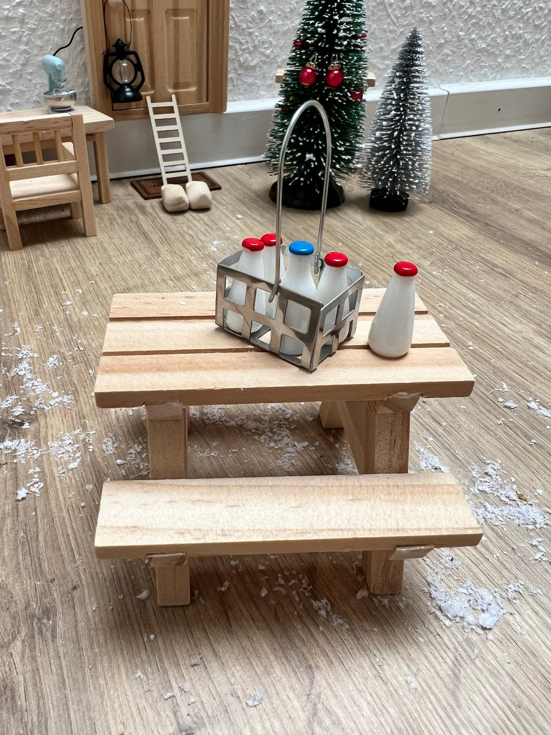 Wichtel Milchflaschen mit Körbchen Set