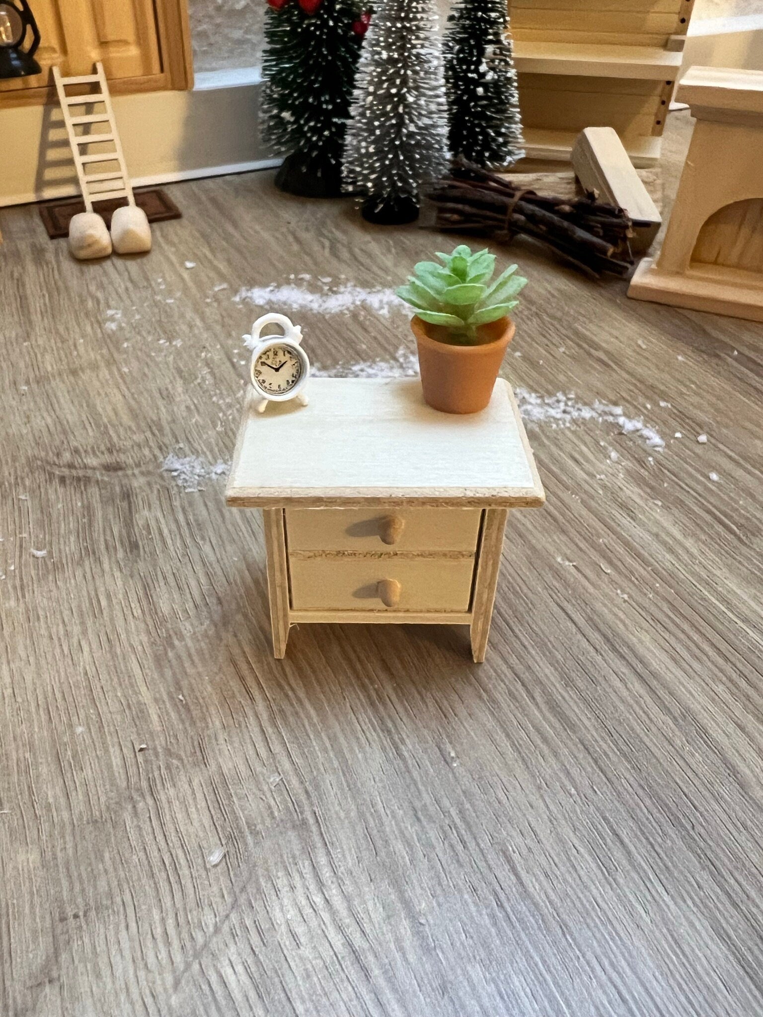 Wichtel Nachttisch Miniatur Größe: 4,6 x 3,2 x 4,9cm Schlafzimmer Zubehör Nachtschrank