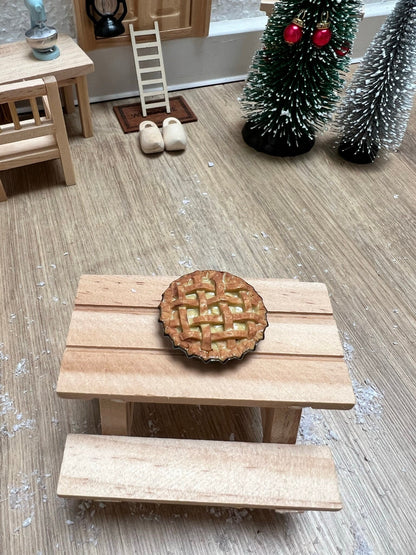 Wichtel Kuchen Apfelkuchen Linzertorte in Form Größe 3,4 x 0,8 cm Miniatur