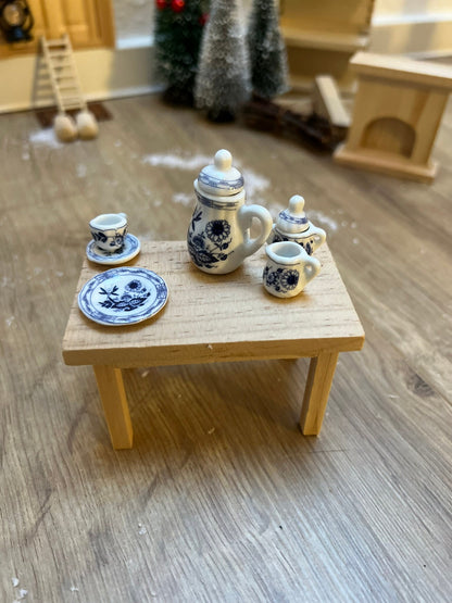 Wichtel Kaffee Service Blau / Weiß Set 15 Teile Miniatur Kaffeekanne Kaffeetasse Kuchenteller Service