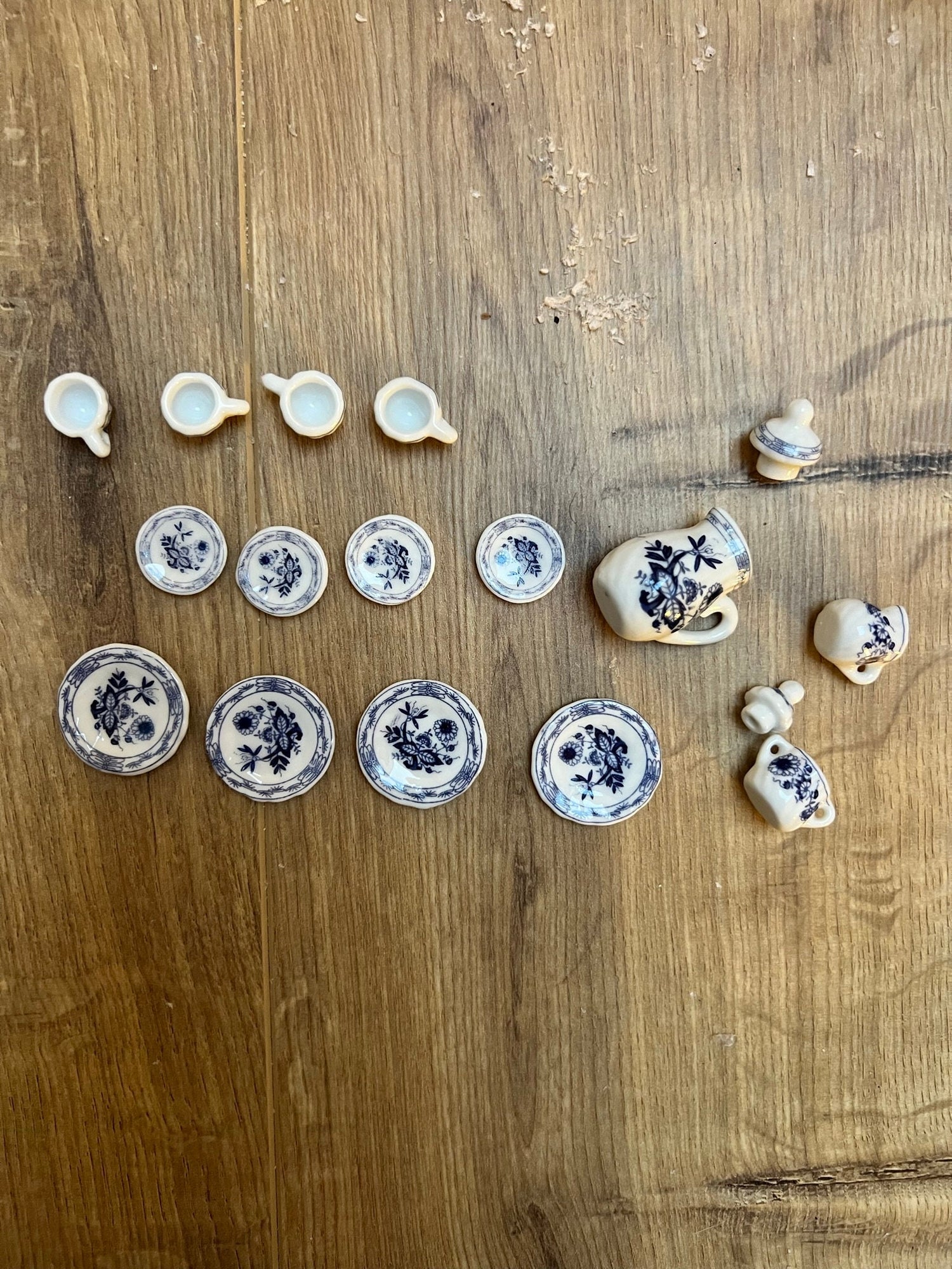 Wichtel Kaffee Service Blau / Weiß Set 15 Teile Miniatur Kaffeekanne Kaffeetasse Kuchenteller Service