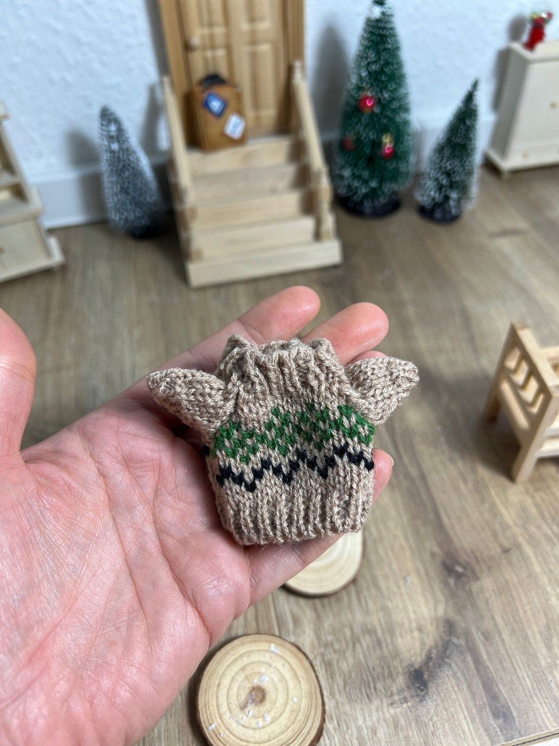 Wichtel Pullover Braun aus Wolle Miniatur Norweger Pulli Kleidung Minipullover Größe ca. 3,5 x 5 cm