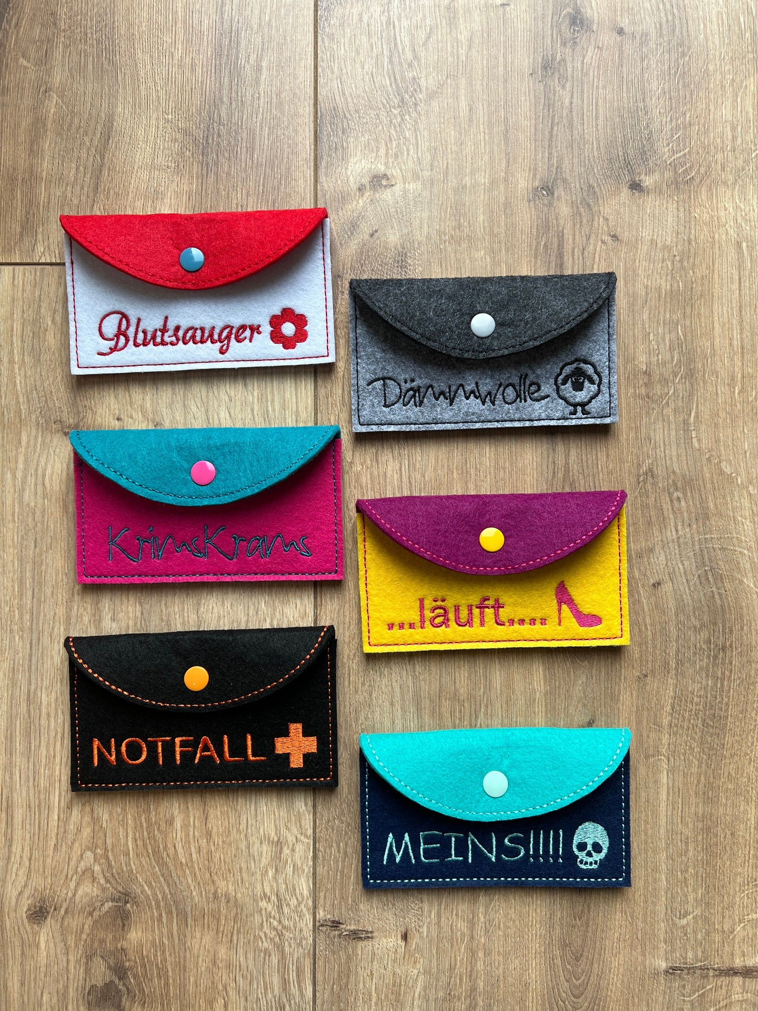 Täschchen aus Filz | hochwertig bestickt | Wunschtext | Aufbewahren z.B. Tampons, Schminke | Minitäschchen | Tampontasche | Notfallmedis