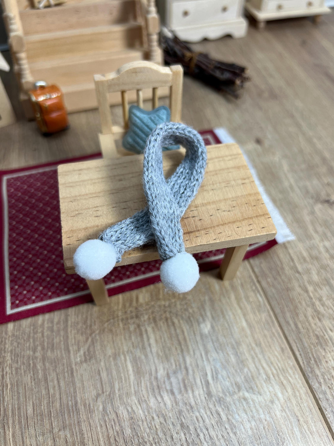 Wichtel Schal in Grau aus Wolle Miniatur Kleidungsstück Miniatur ca. 15 cm Lang Strickschal Kleidungsstück Miniatur Mini