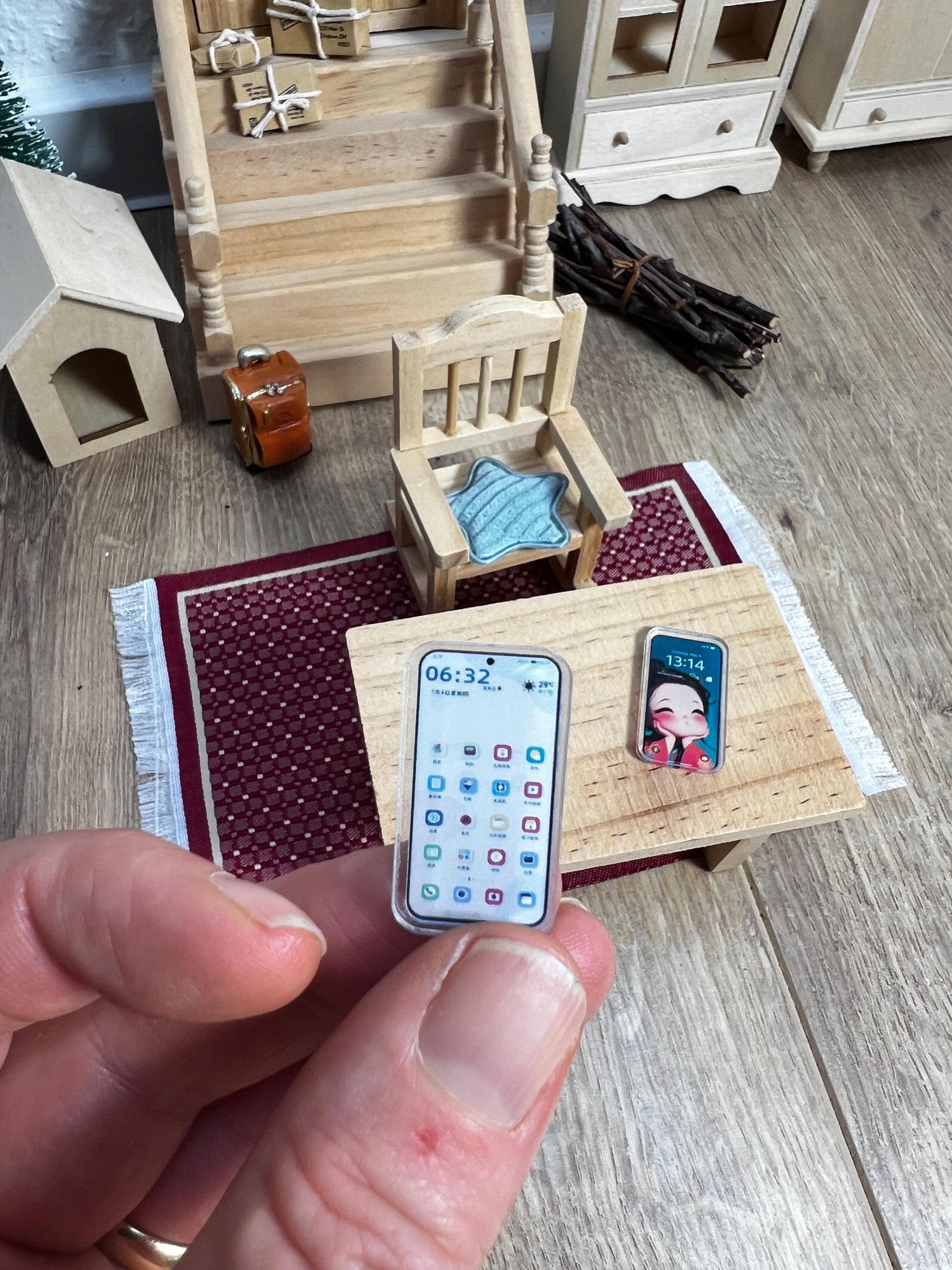 Wichtel Handy Smartphone Telefon Miniatur Größe 1,5 x 2,6 cm