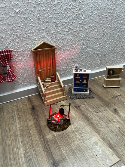 Wichtel Feuerstelle mit Kessel - leuchtet mit Licht Miniatur