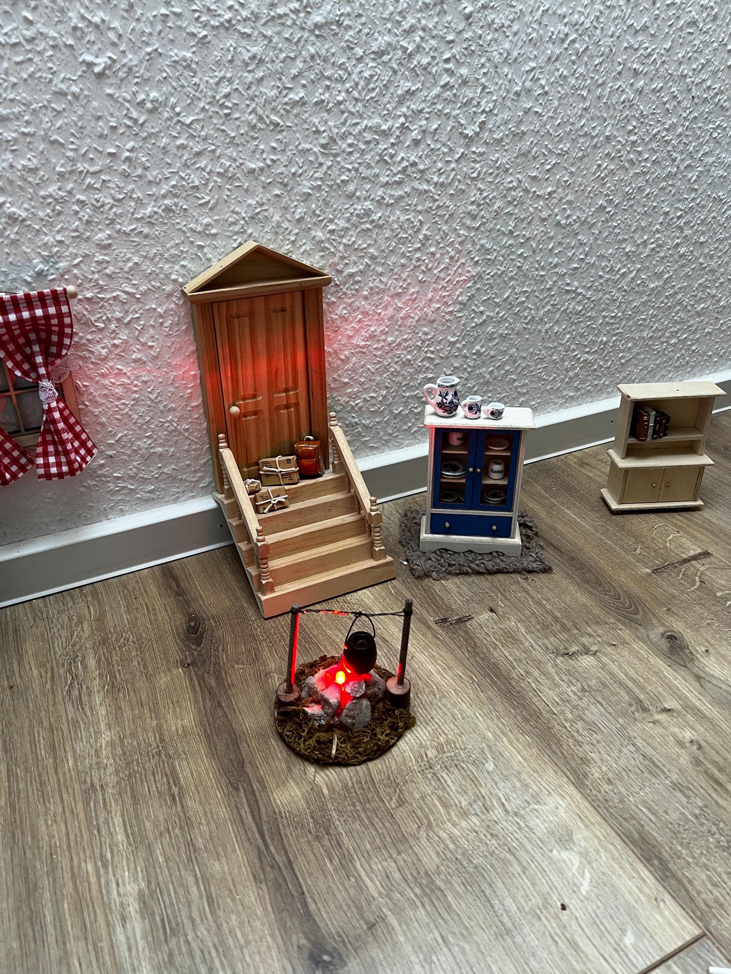 Wichtel Feuerstelle mit Kessel - leuchtet mit Licht Miniatur