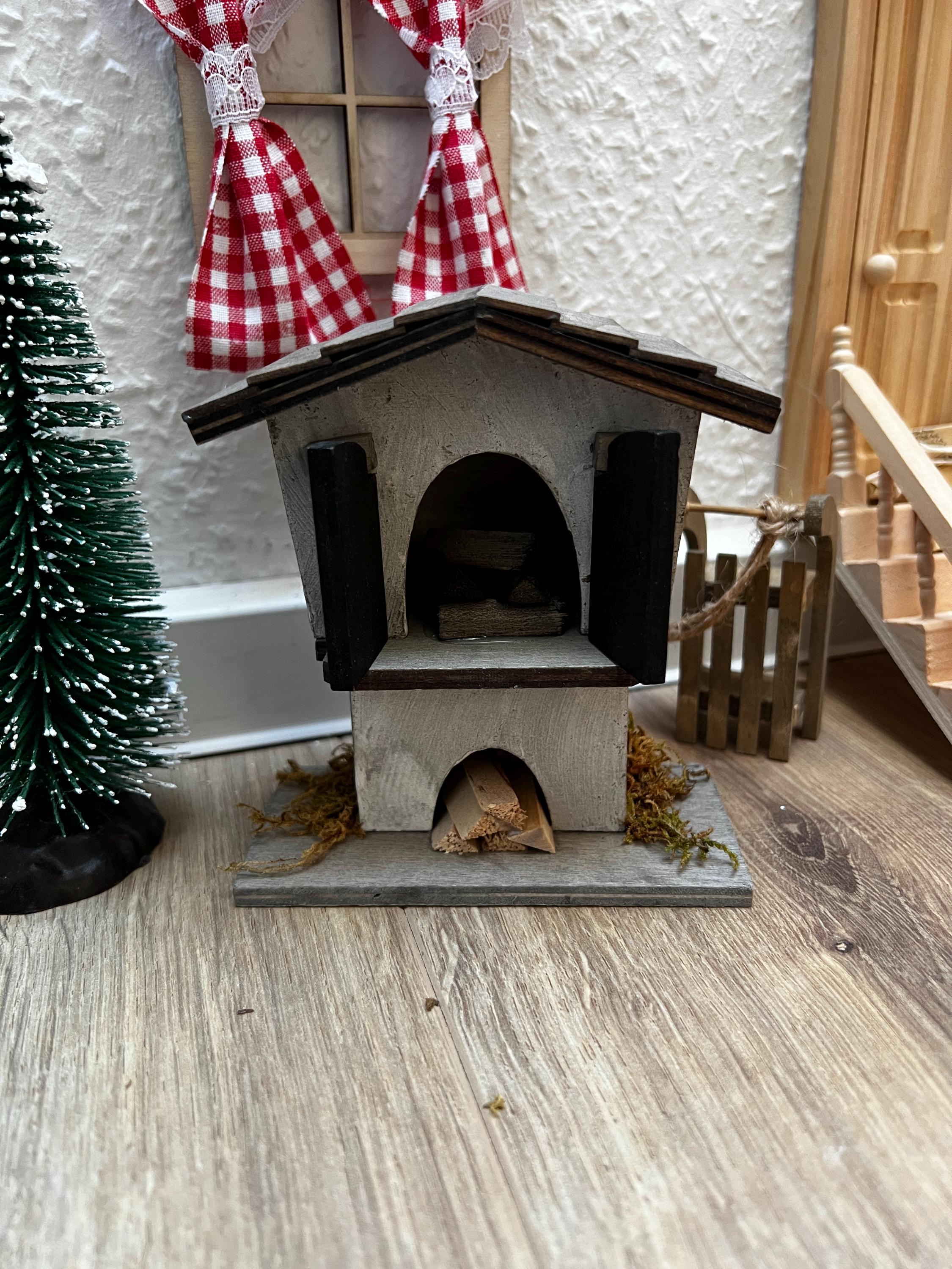 Wichtel Backofen Haus mit Feuerstelle ca. 9-11 cm Miniatur mit Licht (LED)
