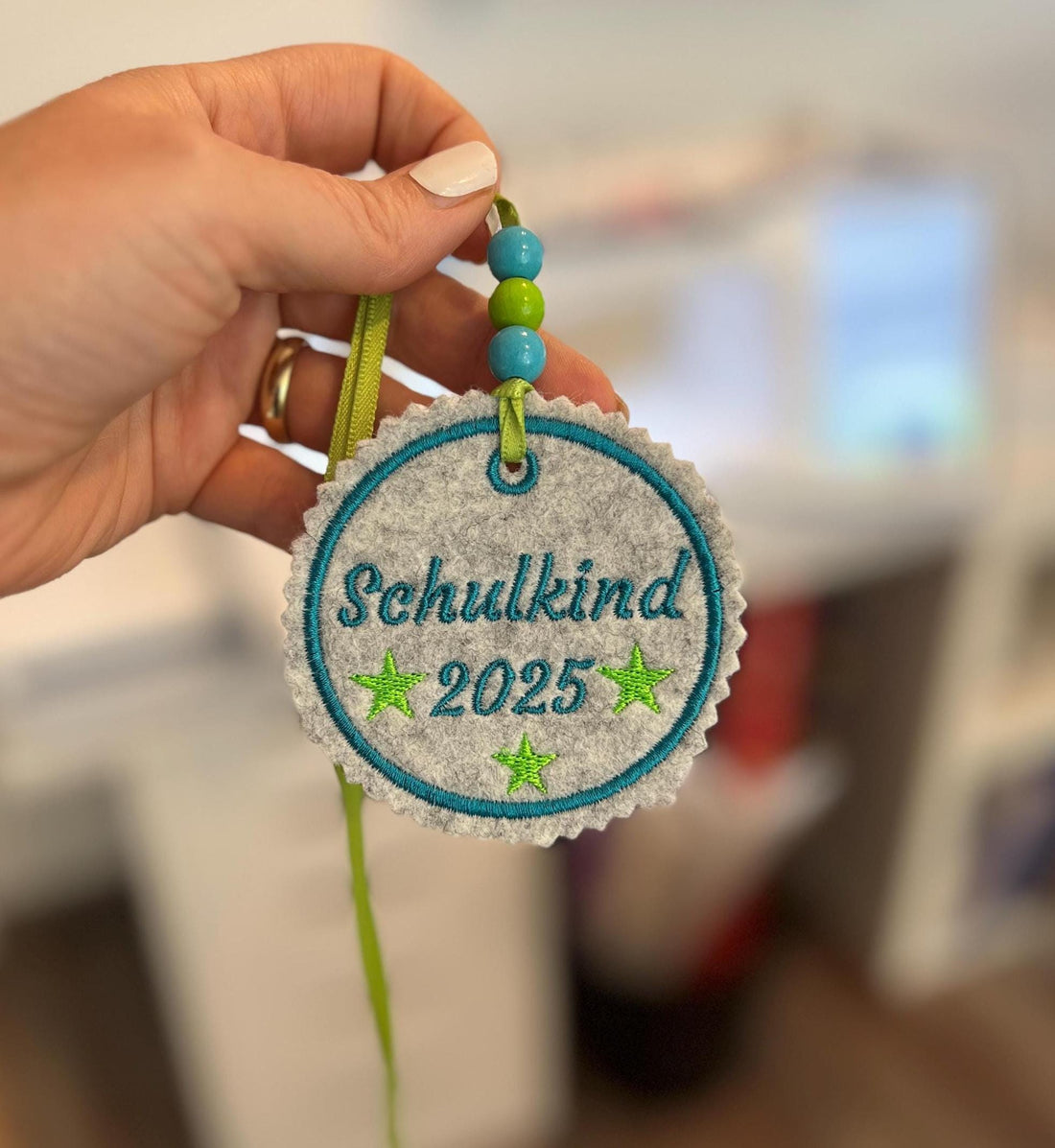 Personalisierter Anhänger für Schultüte | hochwertig bestickt | zum Befestigen an der Schultüte Einschulung 2025 Schulranzen Tornister