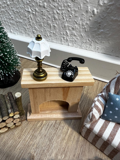 Wichtel Wohnzimmer Stube Miniatur Zubehör Couch Sofa Sessel Teppich Möbelstück Kamin Feuerholz Telefon Zimmerpflanze Stehlampe