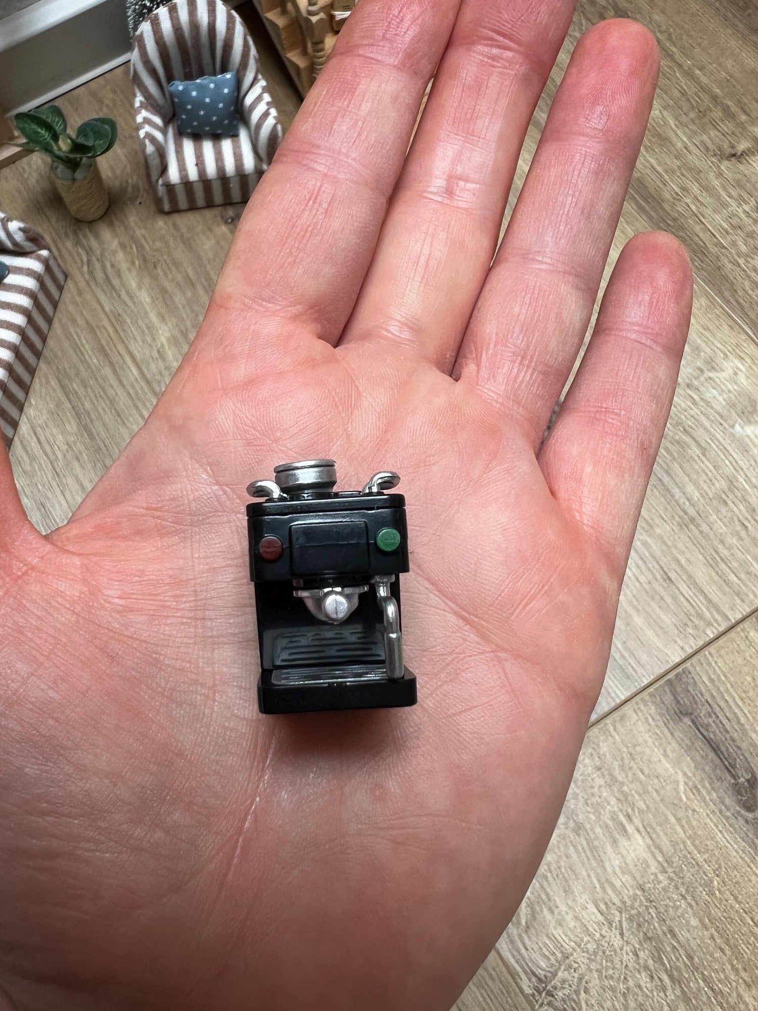 Wichtel Espresso Maschine ca. 3 x 2 cm Miniatur Kaffee