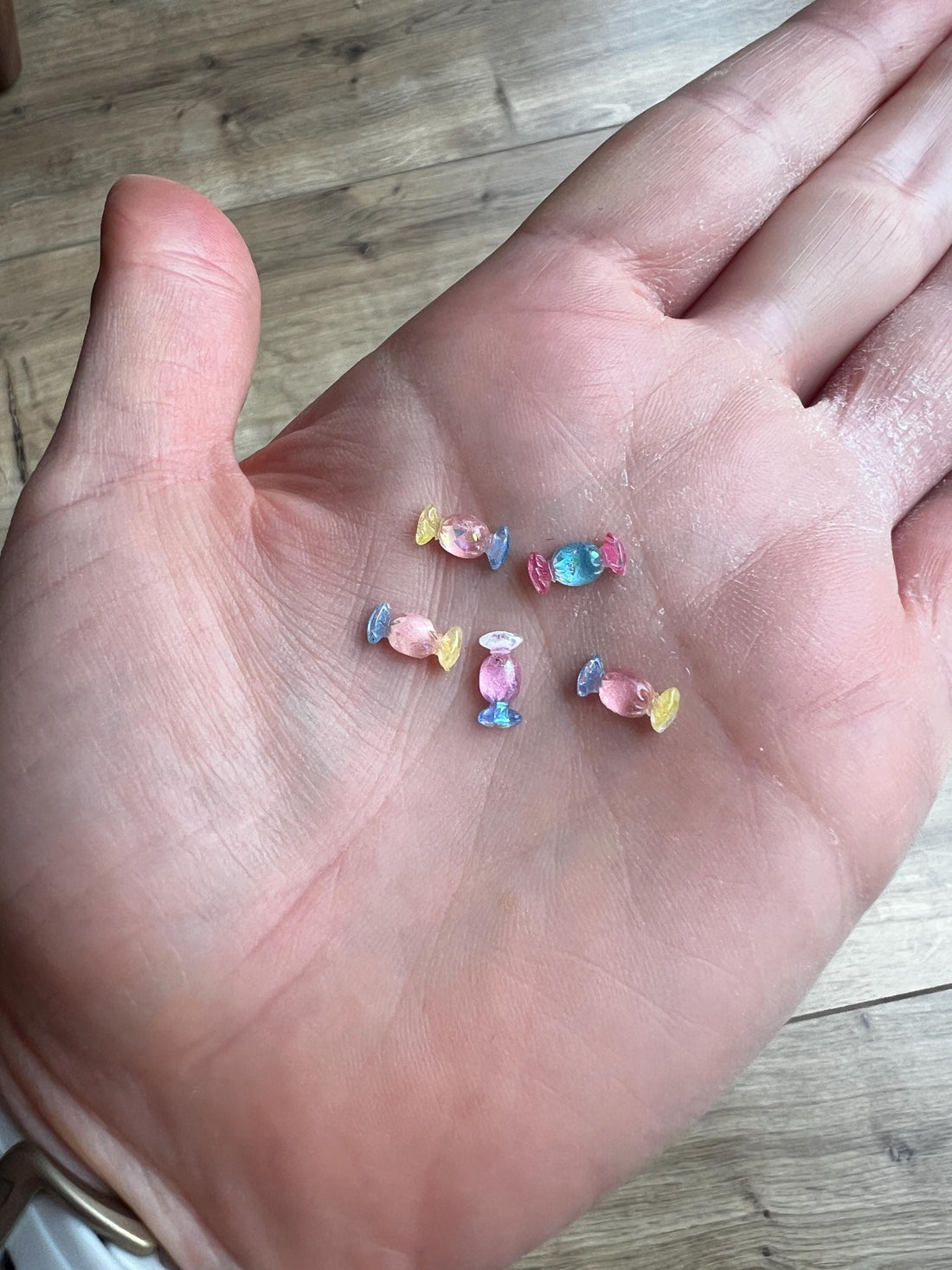 Wichtel 5 Stück Bonbons Größe ca. 0,8 x 0,4 Miniatur Zubehör Süßigkeiten