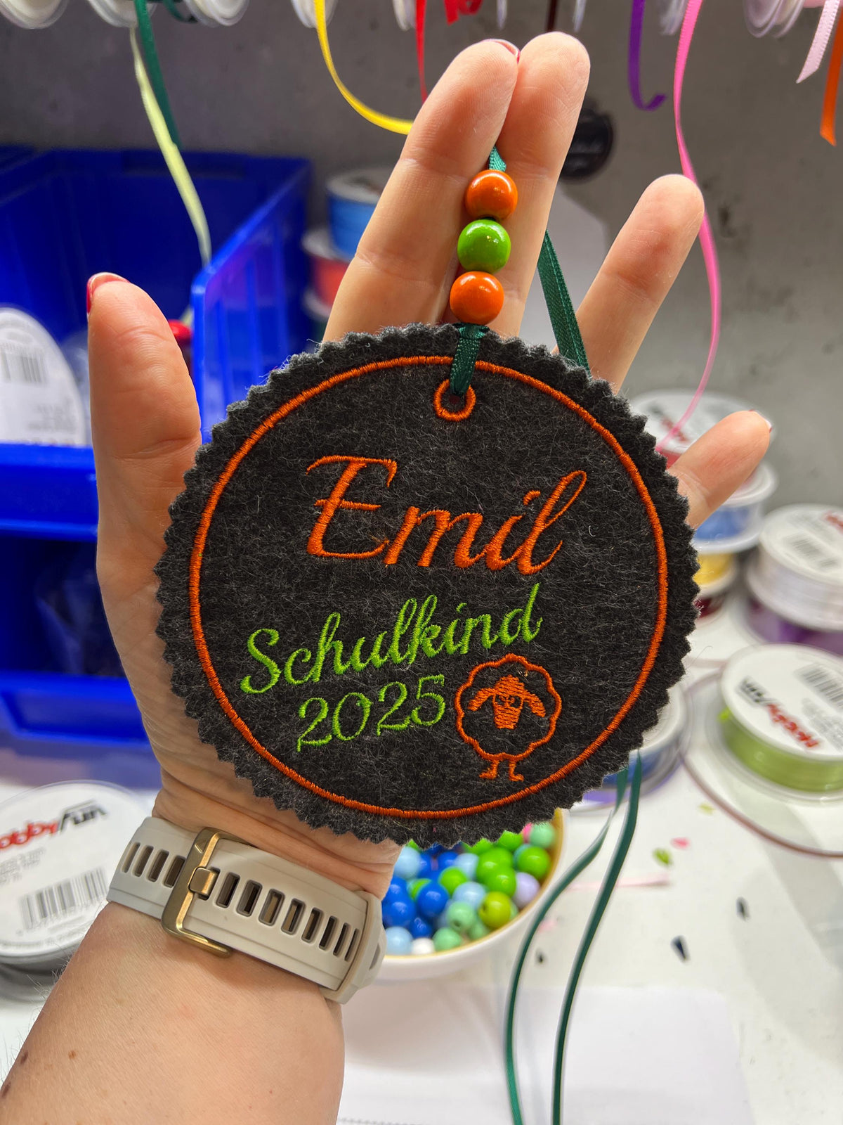 Schultütenanhänger personalisiert mit Name und Wunschmotiv viele Farben möglich