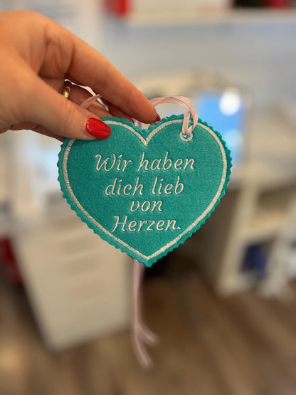 Herzanhänger für Schultüte aus Filz |mit Name hochwertig bestickt | zum Befestigen an der Schultüte für Schulkind 2026