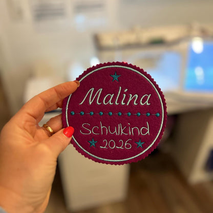 Applikation für Schultüte aus Filz mit Name personalisiert und Schulkind 2026 hochwertig bestickt und in vielen Farben möglich