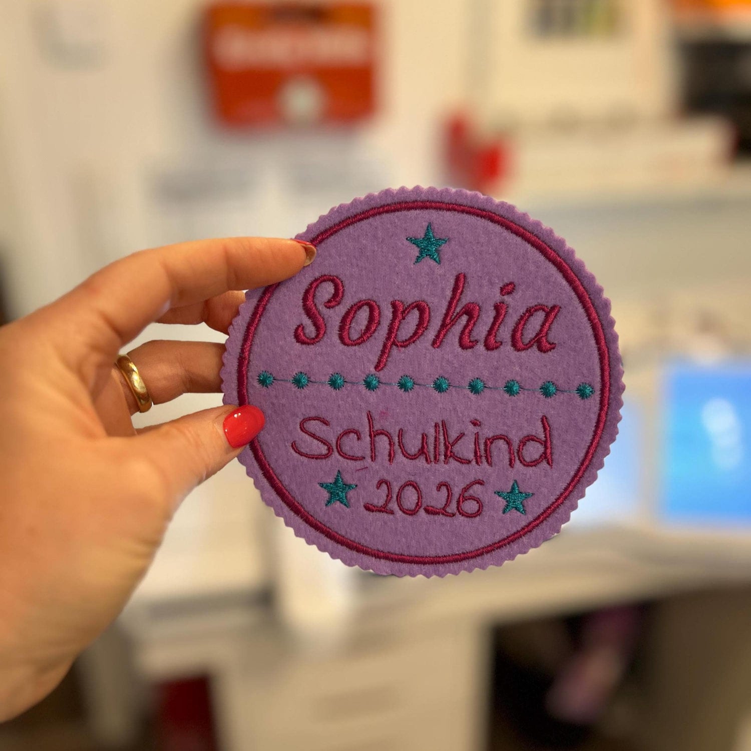 Aufnäher für Schultüte aus Filz mit Name personalisiert und Schulkind 2026 hochwertig bestickt und in vielen Farben möglich