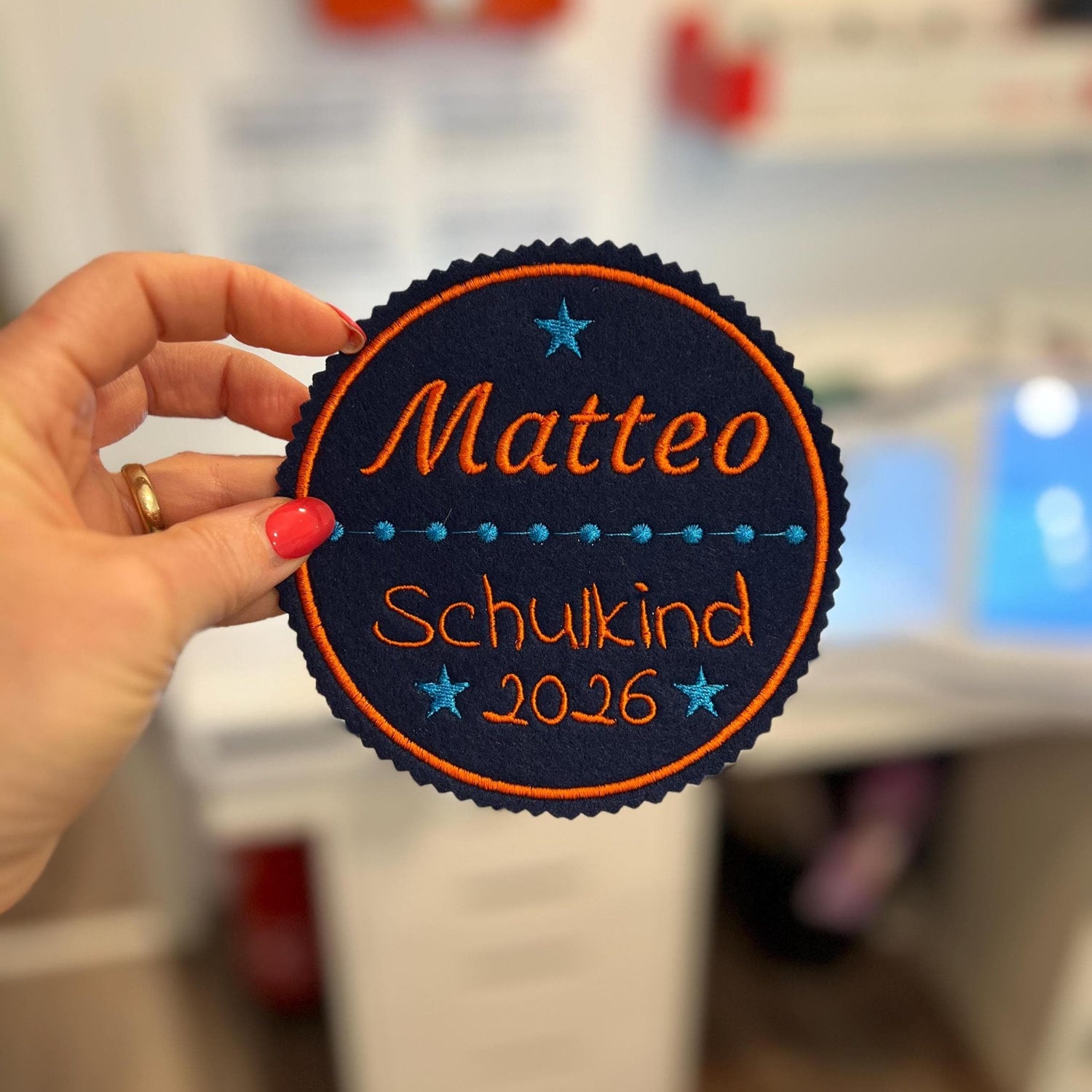 Aufnäher für Schultüte aus Filz mit Name personalisiert und Schulkind 2026 hochwertig bestickt und in vielen Farben möglich