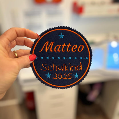 Aufnäher für Schultüte aus Filz mit Name personalisiert und Schulkind 2026 hochwertig bestickt und in vielen Farben möglich