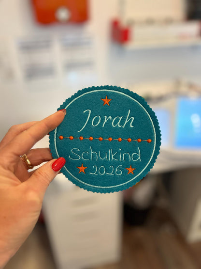 Applikation für Schultüte aus Filz mit Name personalisiert und Schulkind 2026 hochwertig bestickt und in vielen Farben möglich