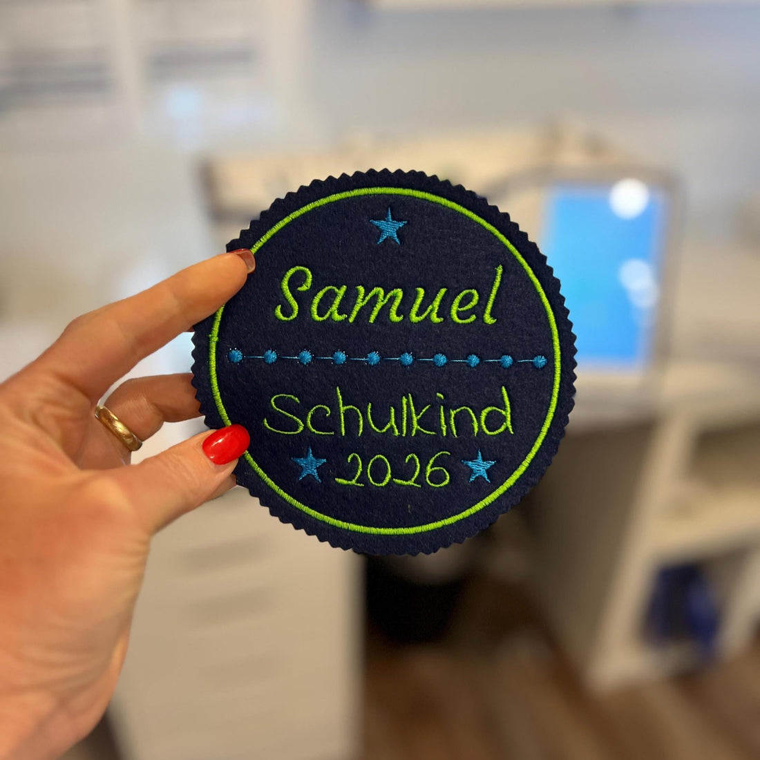 Aufnäher für Schultüte aus Filz mit Name personalisiert und Schulkind 2026 hochwertig bestickt und in vielen Farben möglich
