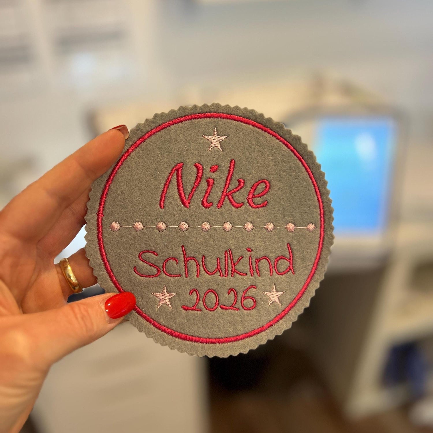 Applikation für Schultüte aus Filz mit Name personalisiert und Schulkind 2026 hochwertig bestickt und in vielen Farben möglich
