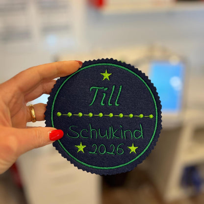 Applikation für Schultüte aus Filz mit Name personalisiert und Schulkind 2026 hochwertig bestickt und in vielen Farben möglich