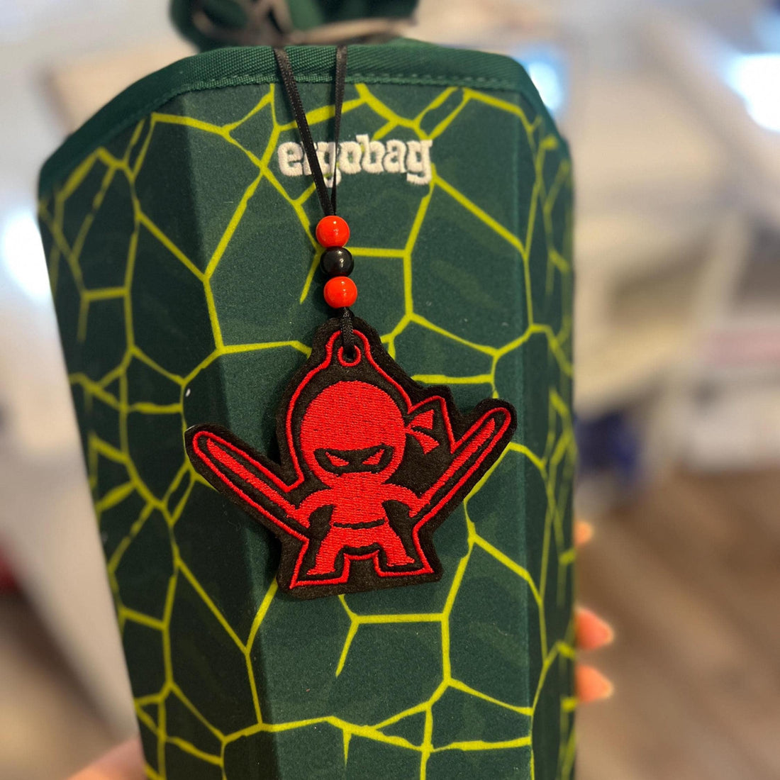 Anhänger für Schultüte Ninja Kämpfer hochwertig bestickt zum Befestigen mit Satinband