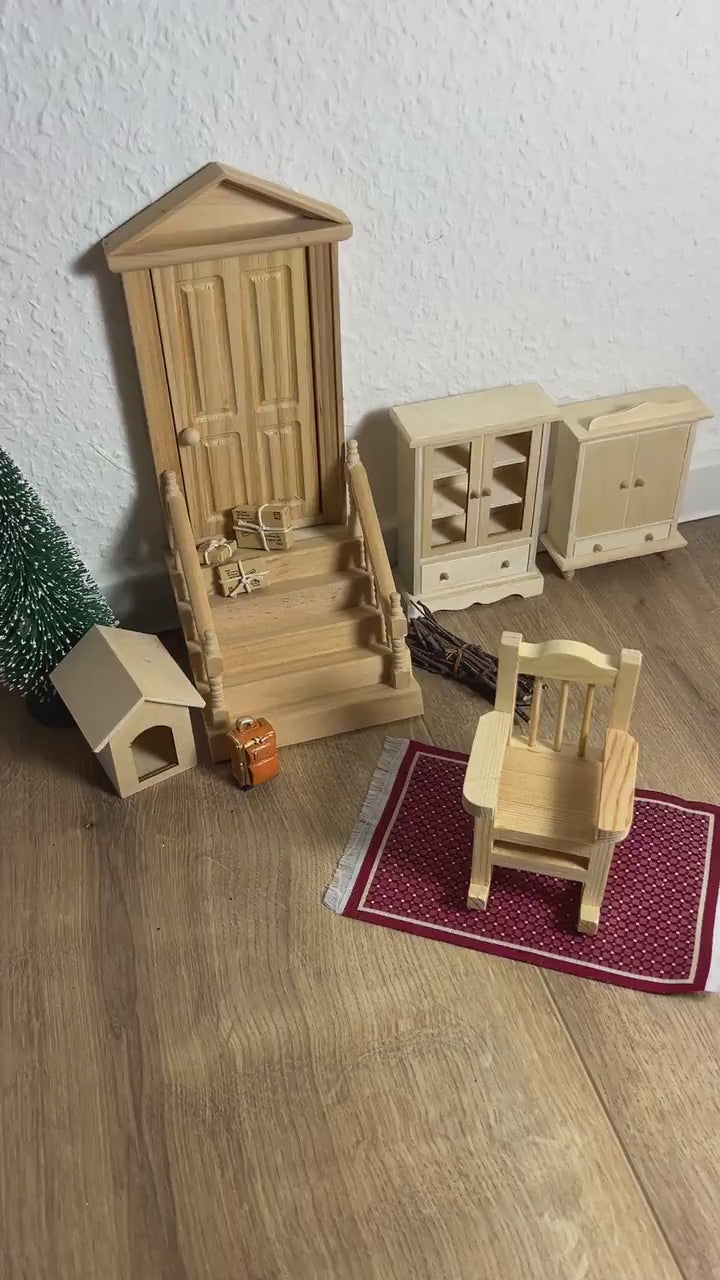 Wichtel Schaukelstuhl Größe 5,5x5,5x10 aus Holz Miniatur.