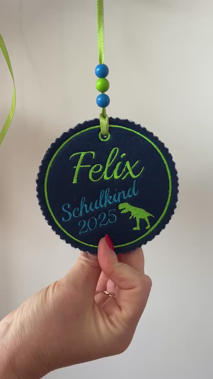 Schultütenanhänger personalisiert mit Name und Wunschmotiv viele Farben möglich