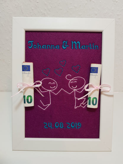 Geldgeschenk im Bilderrahmen Hochzeit - individuell bestickt inkl. Bilderrahmen 16 x 21 cm - nach Wunsch gestalten