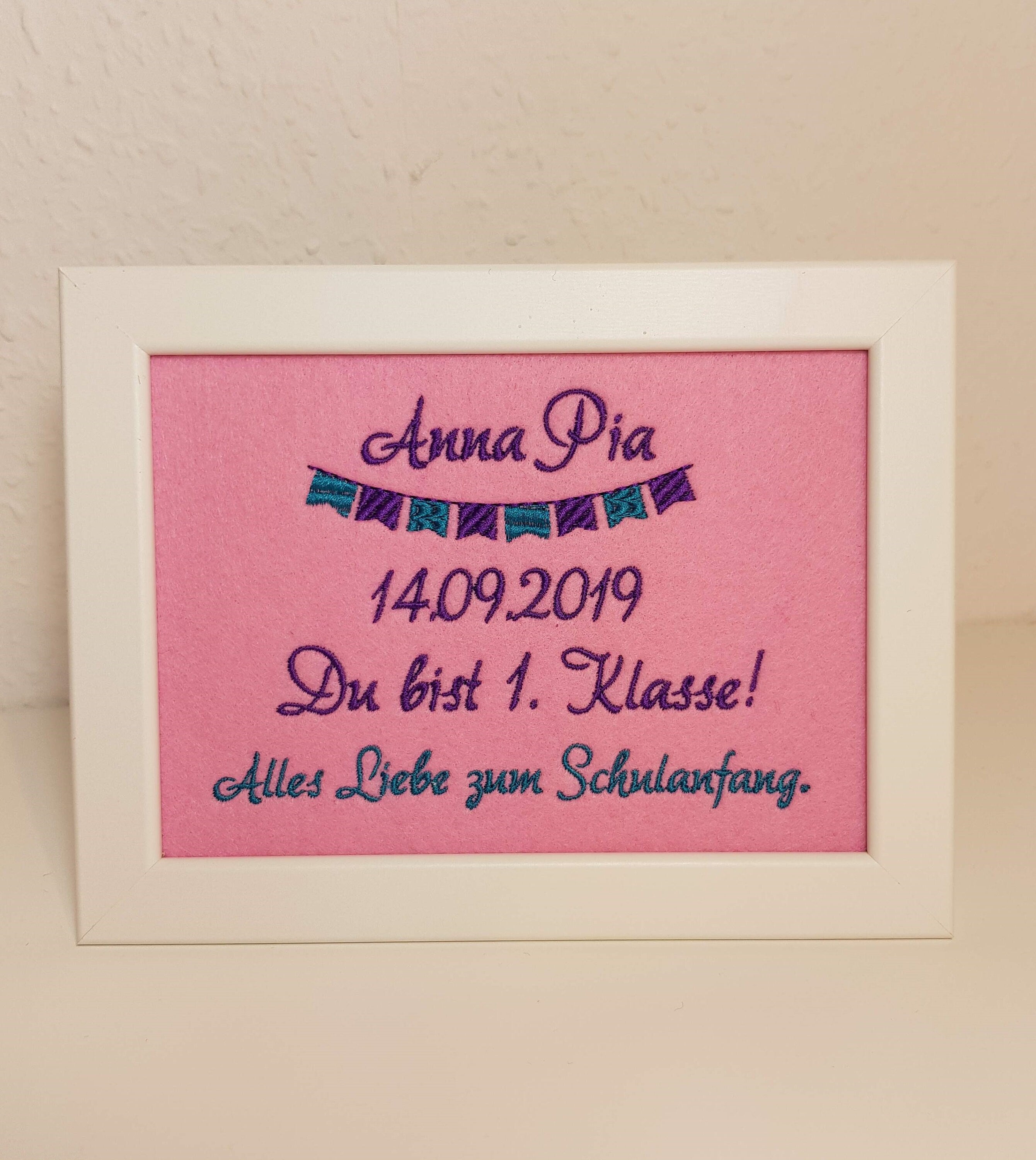 Geschenk Einschulung - 1. Klasse - erster Schultag - mit Name personalisiert - Bilderrahmen 16x21 cm inkl.