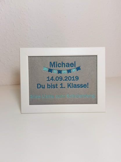 Geschenk Einschulung - 1. Klasse - erster Schultag - mit Name personalisiert - Bilderrahmen 16x21 cm inkl.