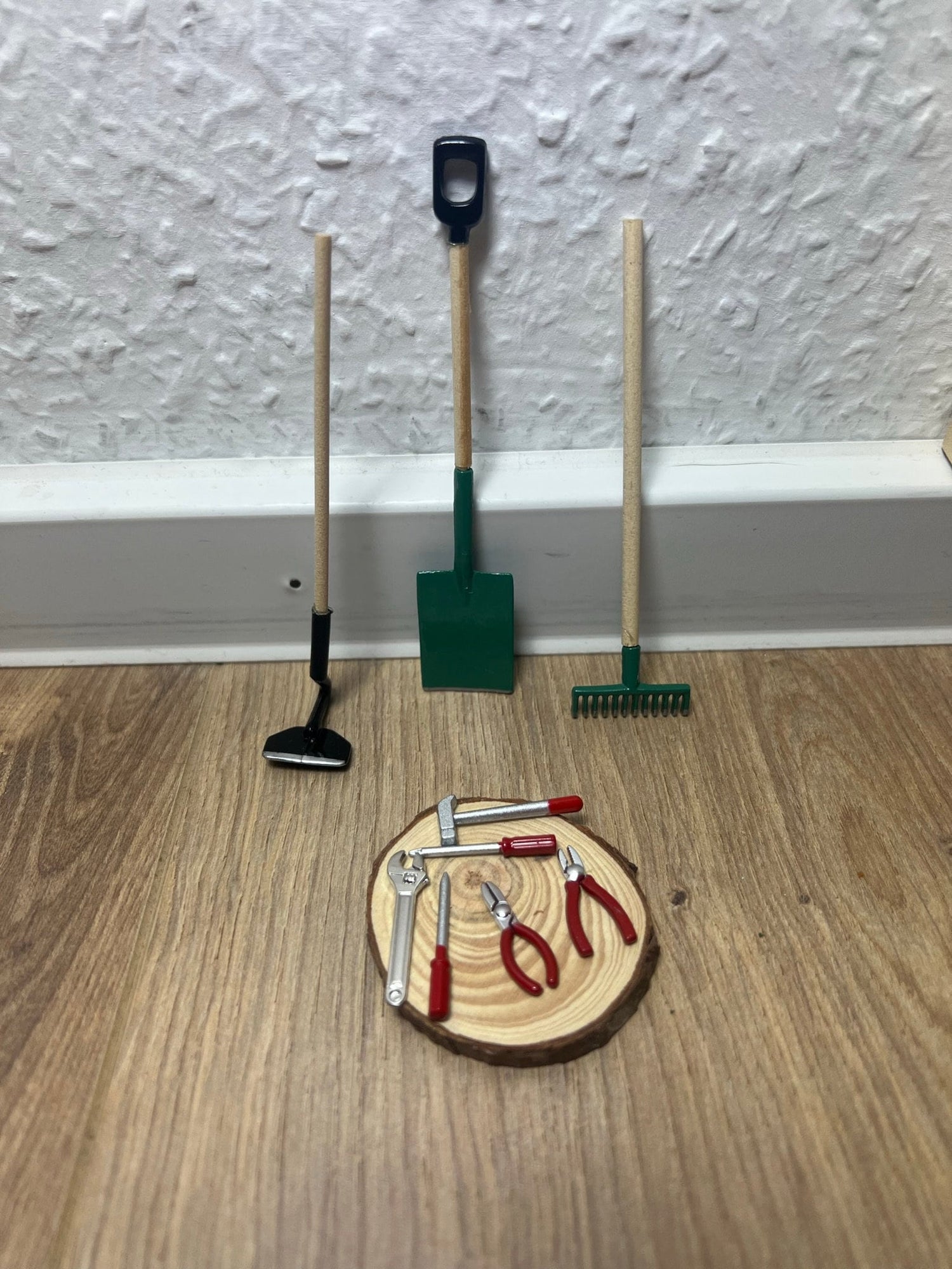 Wichtel Werkzeug und Gartenwerkzeug Miniatur Set mit 9 Teilen